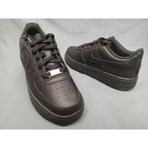 Nike Air Force 1 LE (GS) Sneakers Triple Black Boys Size 5 NEW NO BOX!